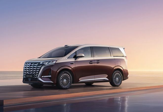 标配易三方云辇A天神之眼2998万的腾势N8L冲刺爆款