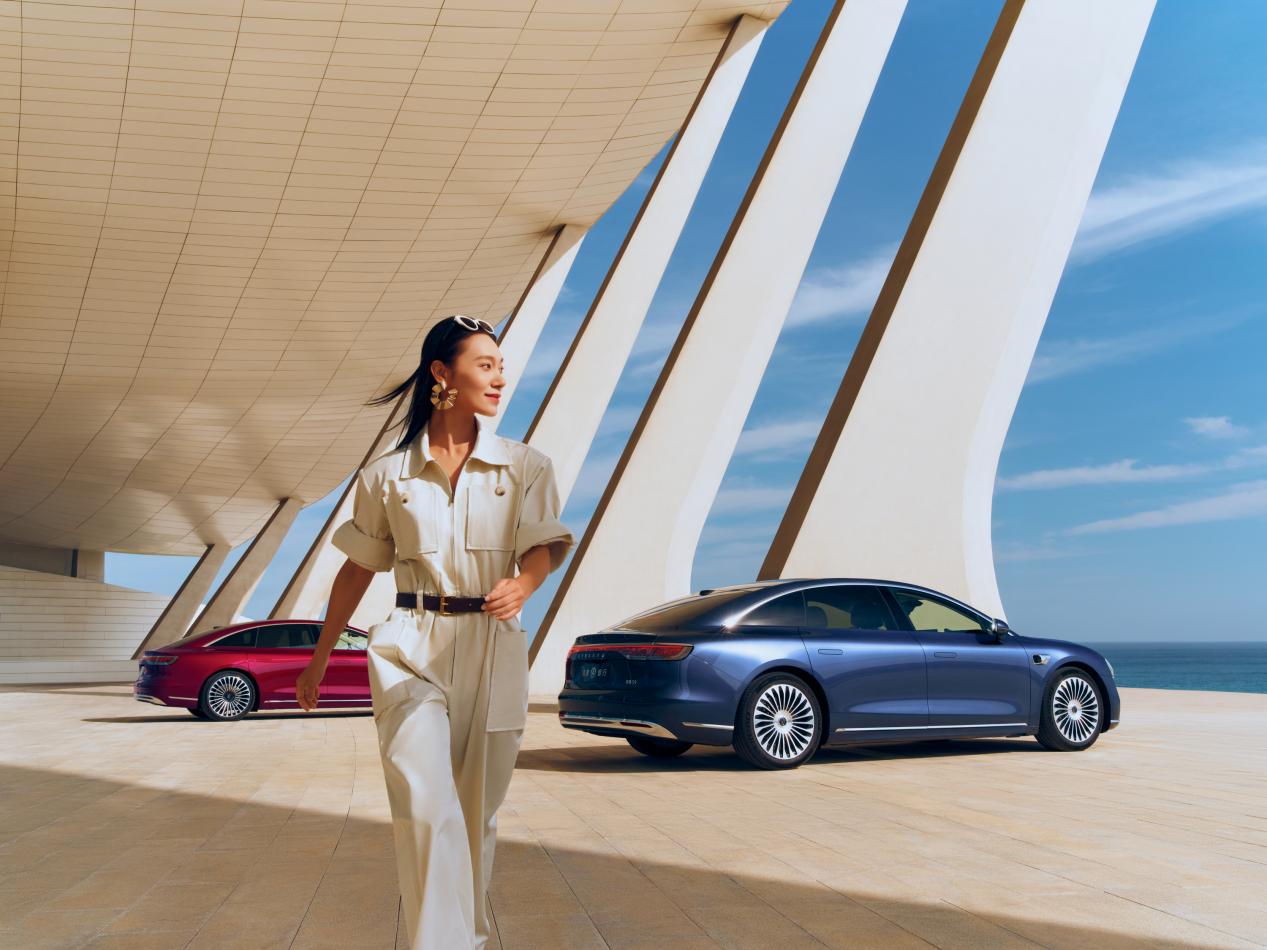 鸿蒙智行享界12月交付目标破万豪华轿车“SBBA”新格局诞生(图6)