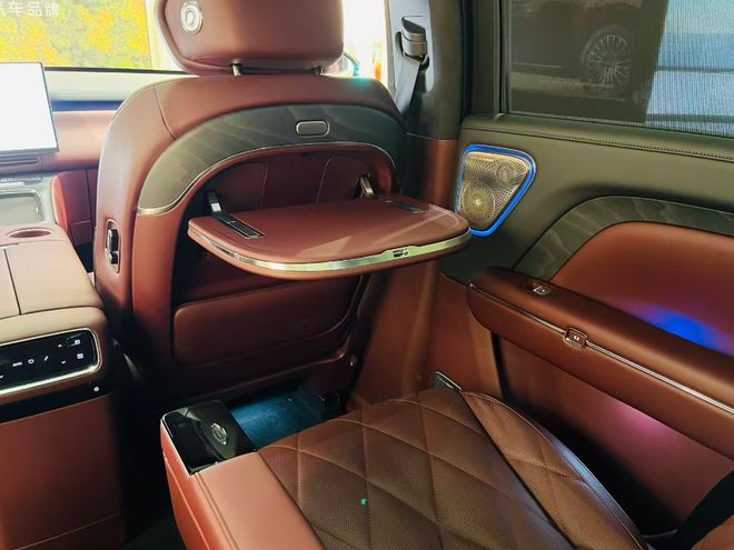 探店岚图泰山:3799万起的华系旗舰凭什么让豪华车主下单(图7)