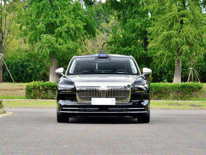 全新“小尊界”即将上市!双拼色外观标配800V平台+空气悬挂台(图2)