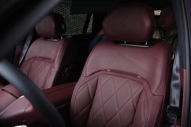 岚图泰山3799万起上市重塑豪华大六座SUV市场(图5)