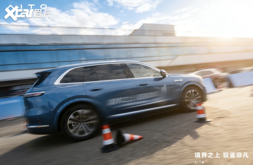 境界之上驭鉴非凡AITO问界诠释“科技赋能出行”(图6)