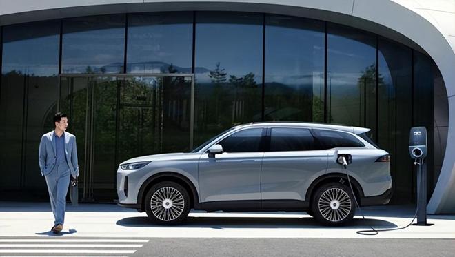 同级唯一5+2座布局+硬核安全风云T9成家庭用户新刚需(图1)