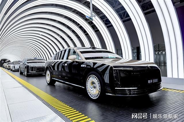 尊界S800第100台下线车主锁定李连杰余承东现场交付？(图1)