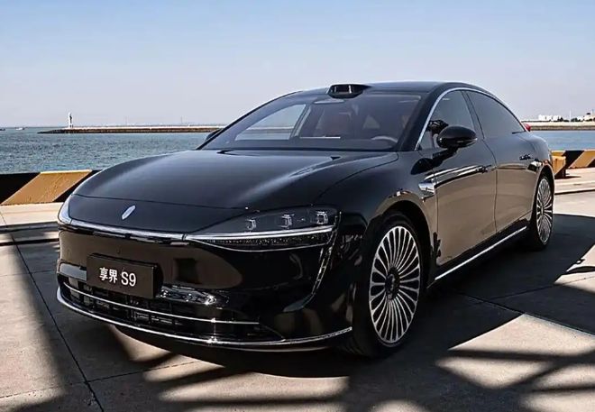 华为享界S9：30万买百万级舒适后排一躺就不想下车！(图3)