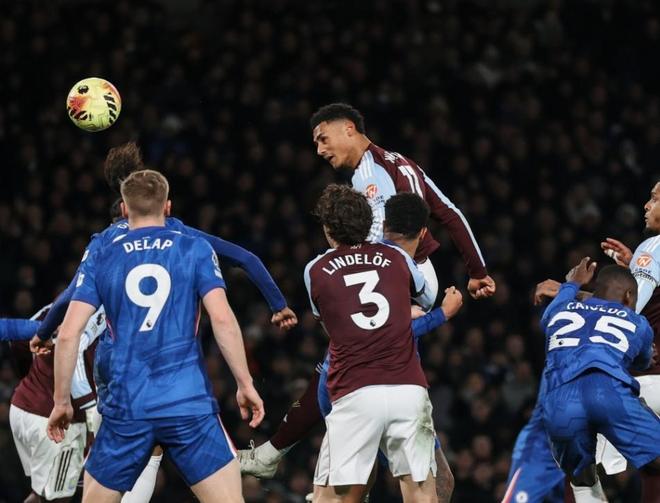 沃特金斯双响维拉2-1切尔西造两大百年神迹11连胜宣战阿森纳(图1)