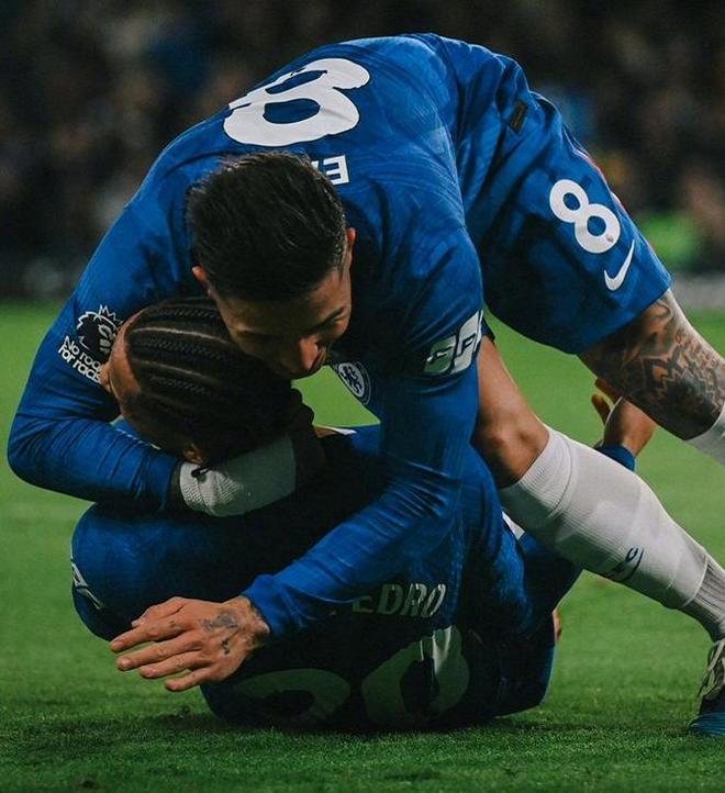 沃特金斯双响维拉2-1切尔西造两大百年神迹11连胜宣战阿森纳(图2)