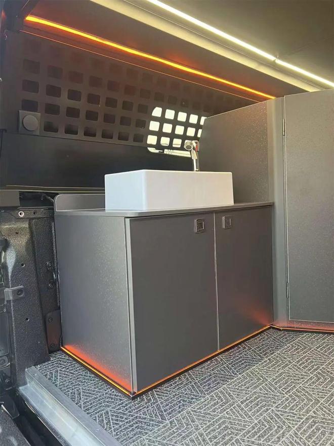 今年旅居车爆款！11月28亮相成都房车展主打2人轻奢旅居(图9)