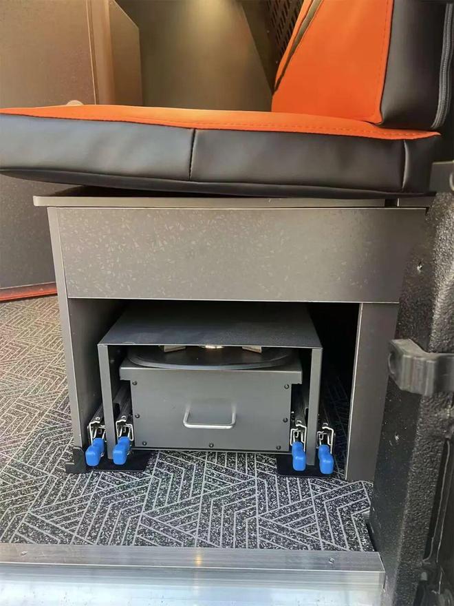 今年旅居车爆款！11月28亮相成都房车展主打2人轻奢旅居(图11)