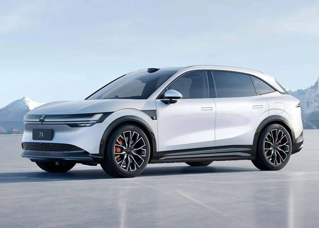 论法拉利F80与极氪MIX(图9)