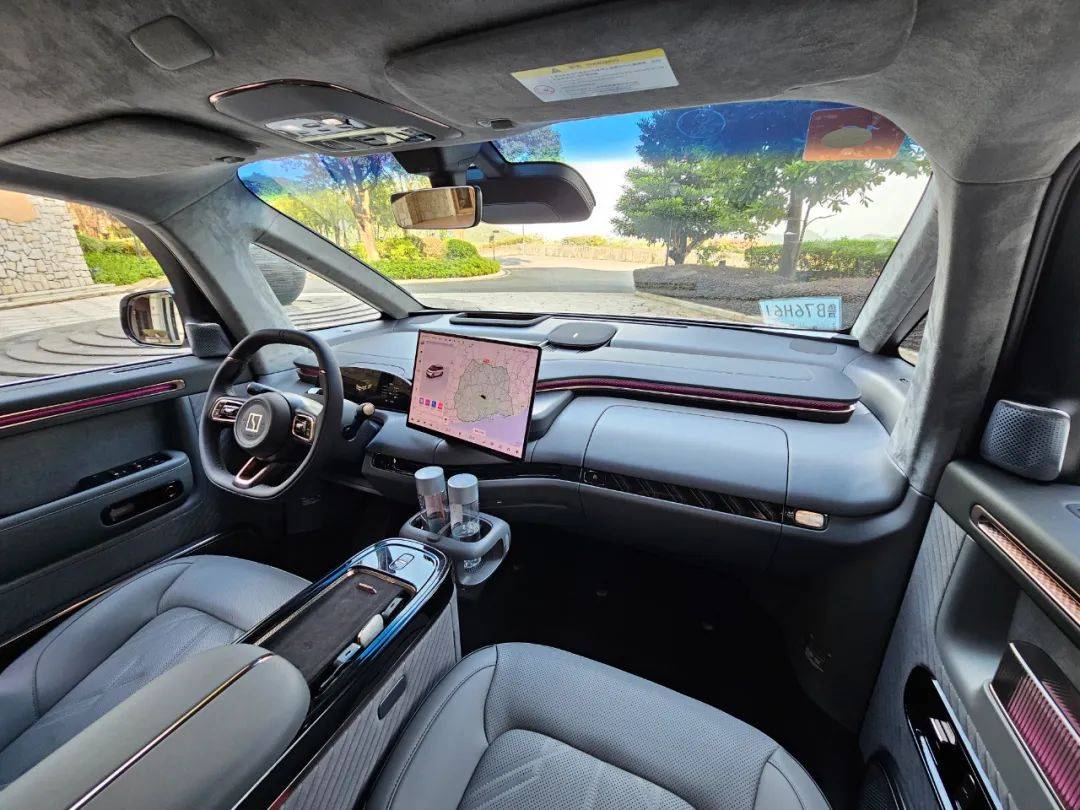 论法拉利F80与极氪MIX(图26)