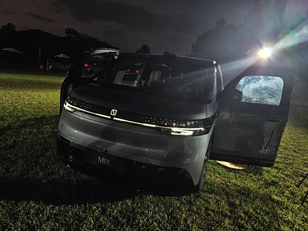 论法拉利F80与极氪MIX(图29)