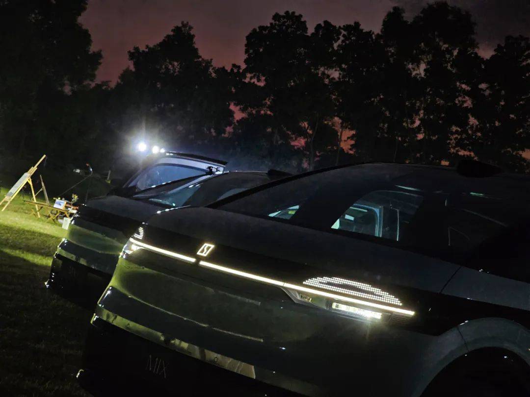 论法拉利F80与极氪MIX(图30)