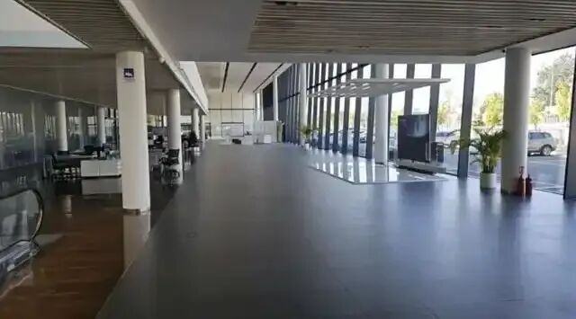 卖一辆亏一辆传统豪车经销商只剩两条路(图2)