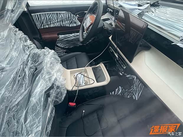 外观小改内饰焕新新款传祺E8PHEV谍照曝光(图3)
