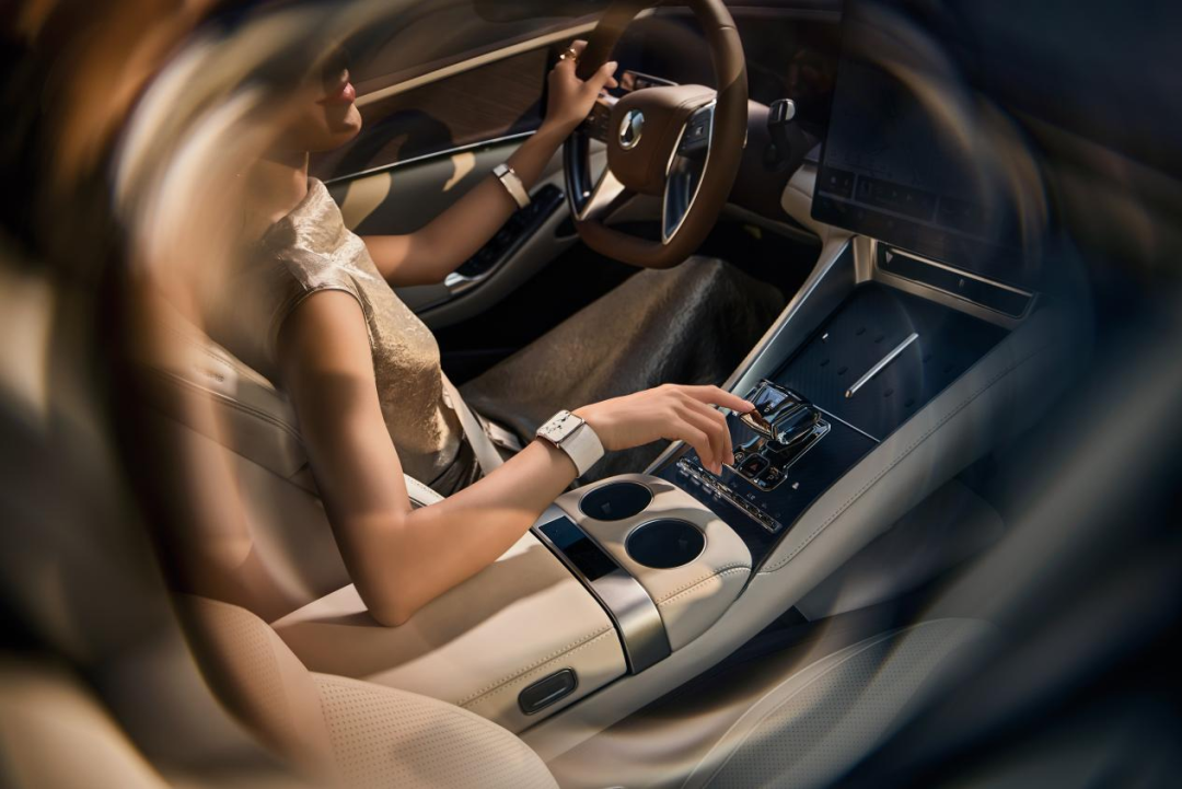 中国自主品牌靠什么豪华？比亚迪给出了自己的答案(图4)