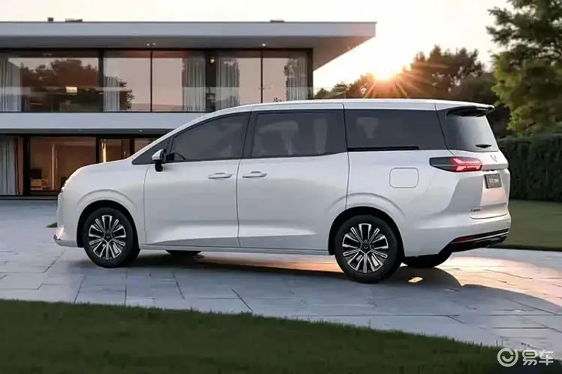 7万多的车有尊严了？星光730轴距超29米可选电动门(图1)