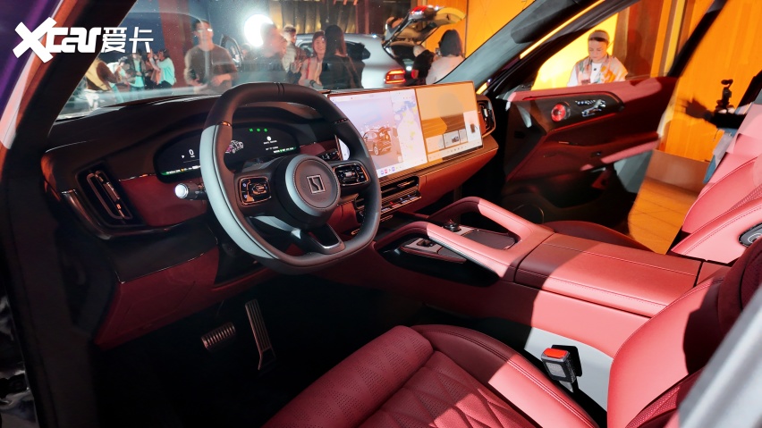 极氪8X上市限时权益售价3298-4738万(图2)